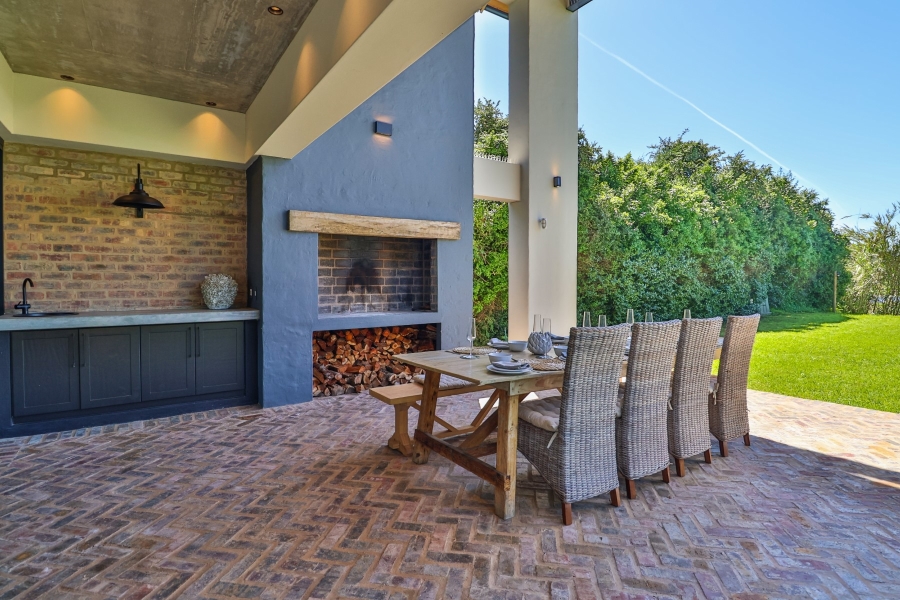 4 Bedroom Property for Sale in Keurboomstrand Western Cape